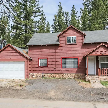 Eagle'S Den - Cozy Cabin With A Beautiful Wood Burning Fireplace! Foosball Table!